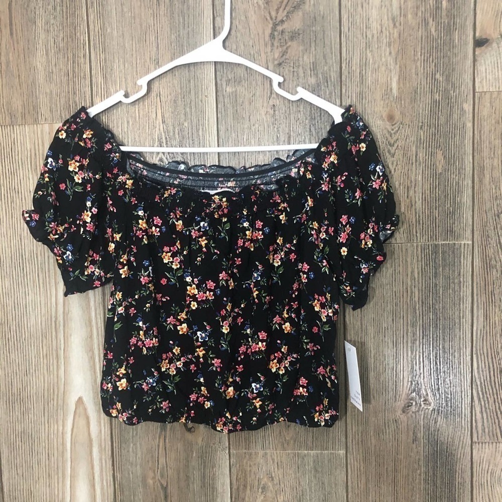 𝅺TEN Sixty Sherman off the shoulder crop NWT